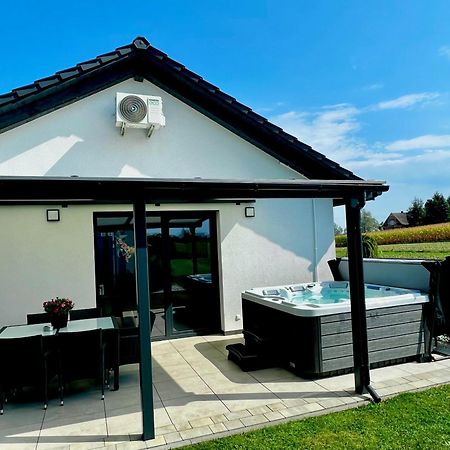 Domki Caloroczne Premium Zator Energylandia Exterior photo