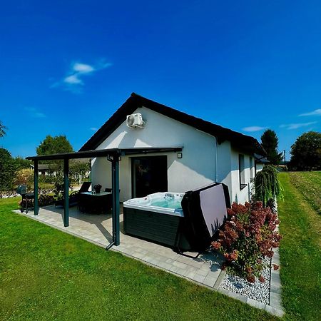 Domki Caloroczne Premium Zator Energylandia Exterior photo